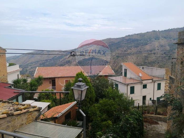 Casa trilocale in vendita in Via Alpina, Centro, Reitano