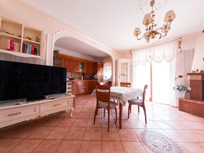 Appartamento quadrilocale in vendita in Via delle Primule, Manfredonia