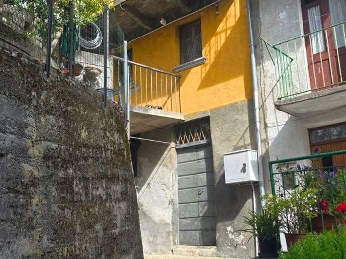 Casa con 6 locali in vendita in Via Roma, Rasura