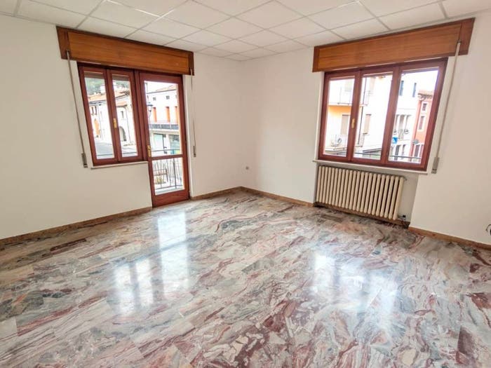 Appartamento quadrilocale in vendita in Via Giacomo Zanella, Centro, Chiampo