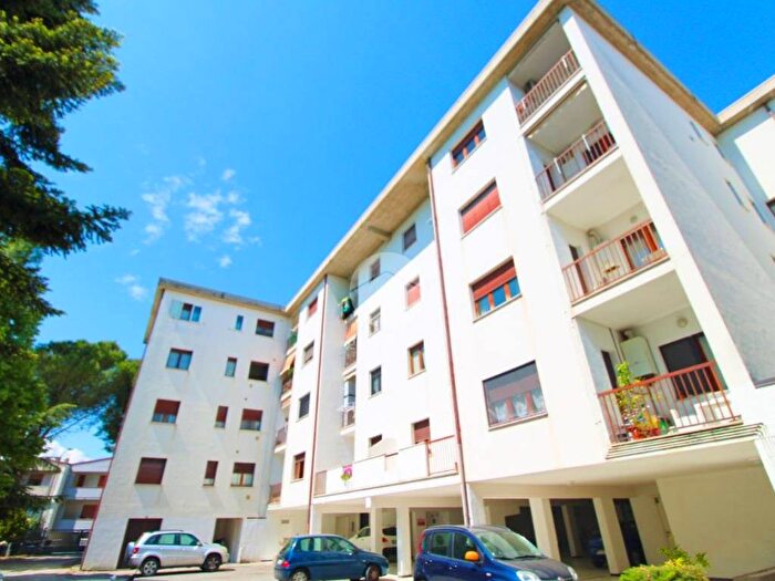 Appartamento quadrilocale in vendita in Via Giovanni Melarangelo, Centro, Teramo
