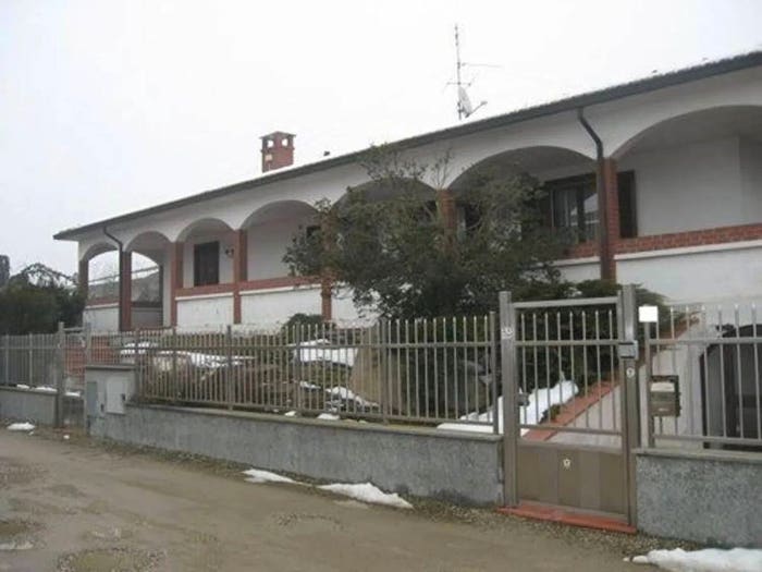 Casa con 6 locali in vendita in Mede