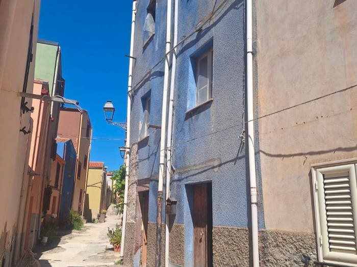 Casa con 6 locali in vendita in Via Serravalle, Centro, Bosa