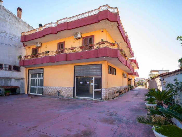 Casa con 5 locali in vendita in Via Febbraio, Mondragone