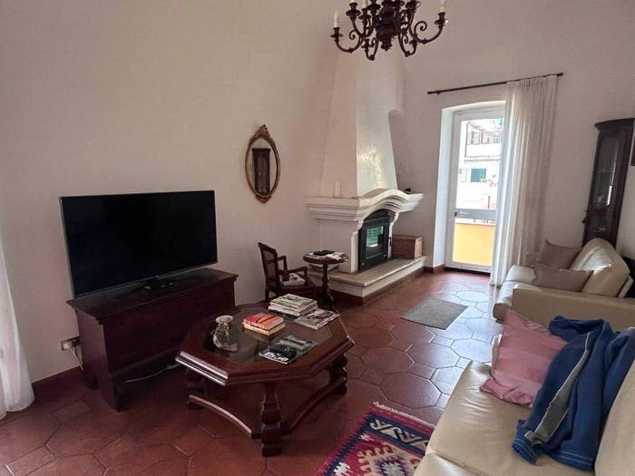 Appartamento con 5 locali in vendita in Via Aurelia, Spotorno