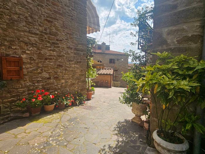 Casa con 5 locali in vendita in Località Palazzo del Pero, Palazzo del Pero, Arezzo