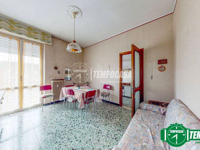 Appartamento quadrilocale in vendita in Via Ugo Foscolo, Centro, Acqui Terme