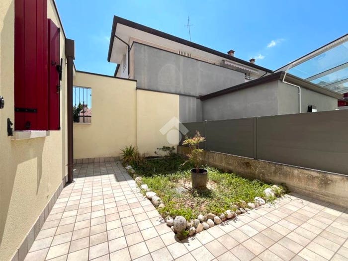 Casa quadrilocale in vendita in Via Piovese, Voltabarozzo, Padova