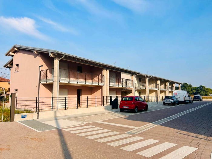 Casa con 5 locali in vendita in Via Tito Speri, Villafranca di Verona