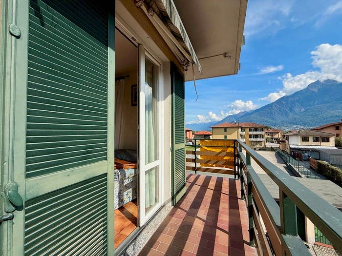 Appartamento con 5 locali in vendita in Via Case Sparse, Centro, Domaso