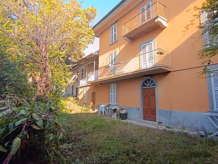 Casa con 6 locali in vendita in Via Francesco Adobati, Centro, Alzano Lombardo