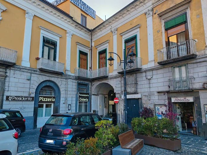 Appartamento con 6 locali in vendita in piazza Marconi, Centro, Gragnano
