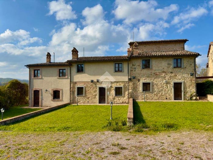 Casa quadrilocale in vendita in VOCABOLO PETTINARO, Città di Castello