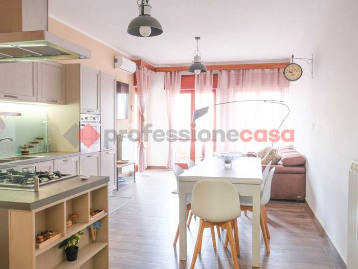 Appartamento con 5 locali in vendita in Piazza Nastasi, Centro, Milazzo