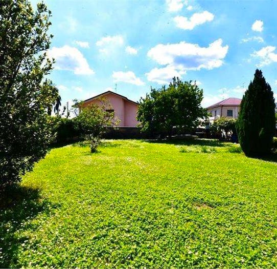 Appartamento trilocale in vendita in Via L Einaudi, Gerenzano