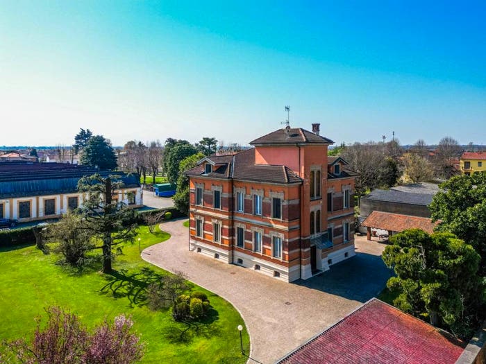 Casa con 6 locali in vendita in Via roma, Centro, Cassolnovo