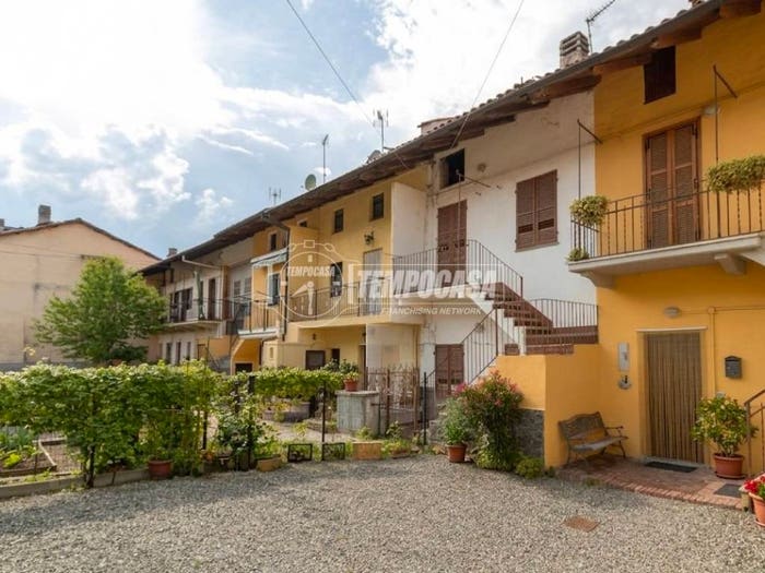 Casa quadrilocale in vendita in Via San Grato, Centro, Buttigliera Alta