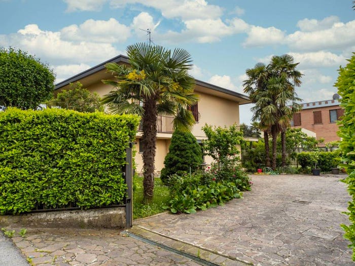 Casa quadrilocale in vendita in Centro, Bernareggio