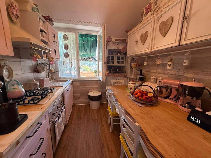 Appartamento trilocale in vendita in Via Spalato, Molassana, Genova