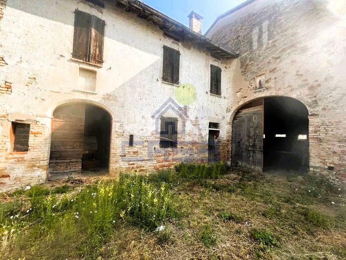 Casa con 6 locali in vendita in Via Europa, Centro, Redondesco