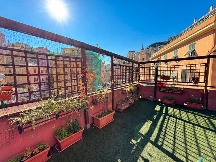 Appartamento quadrilocale in vendita in Salita Chiapparolo, Quezzi, Genova