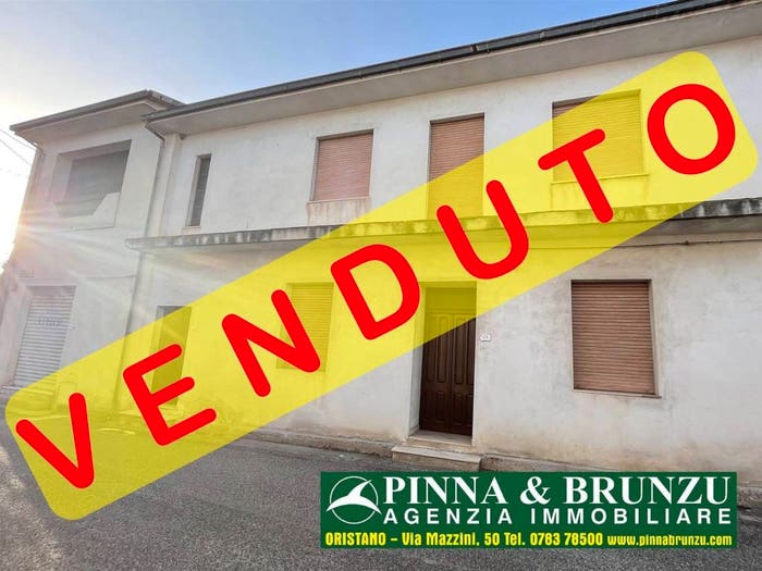 Casa con 6 locali in vendita in Via Napoli, Centro, Abbasanta