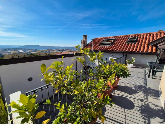 Casa con 5 locali in vendita in Via Renato Rinaldi, Campanelle Costalunga, Trieste