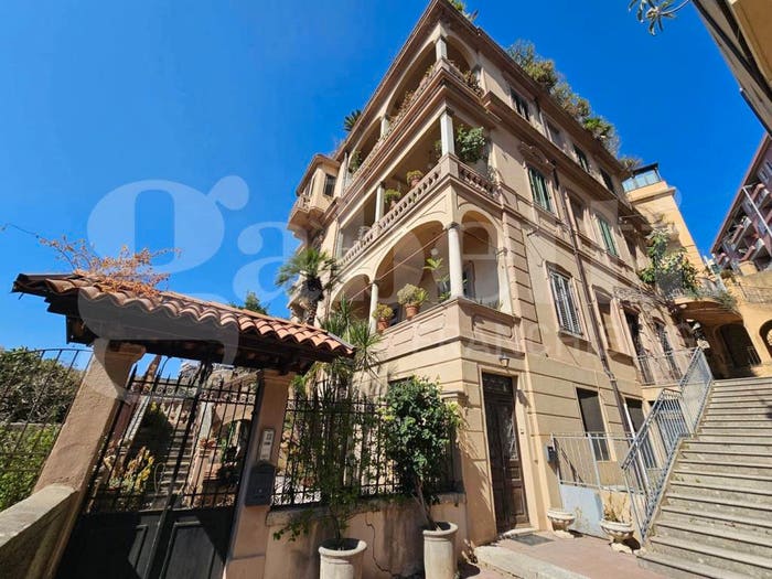 Appartamento trilocale in vendita in Via Donato, Centro Storico, Messina