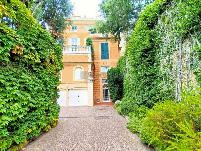 Appartamento con 6 locali in vendita in Via Parini, Albaro, Genova
