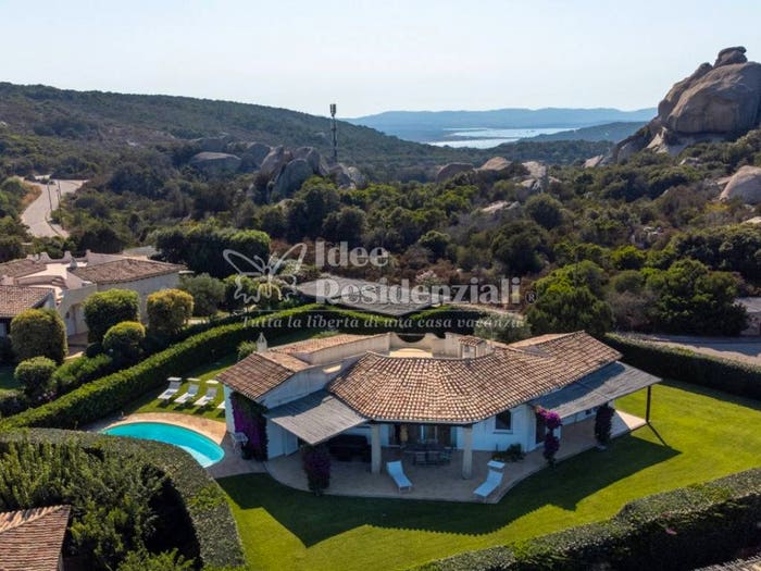 Casa con 5 locali in vendita in Punta Sardegna, Palau