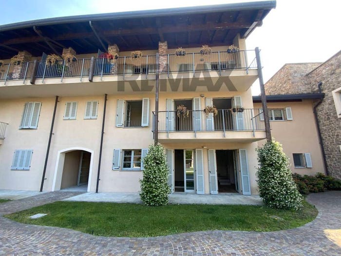 Appartamento bilocale in vendita in Via Sant'Isidoro, Centro, Bogogno
