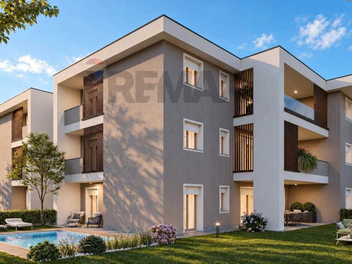 Appartamento trilocale in vendita in VIA MEUCCI, Roncello