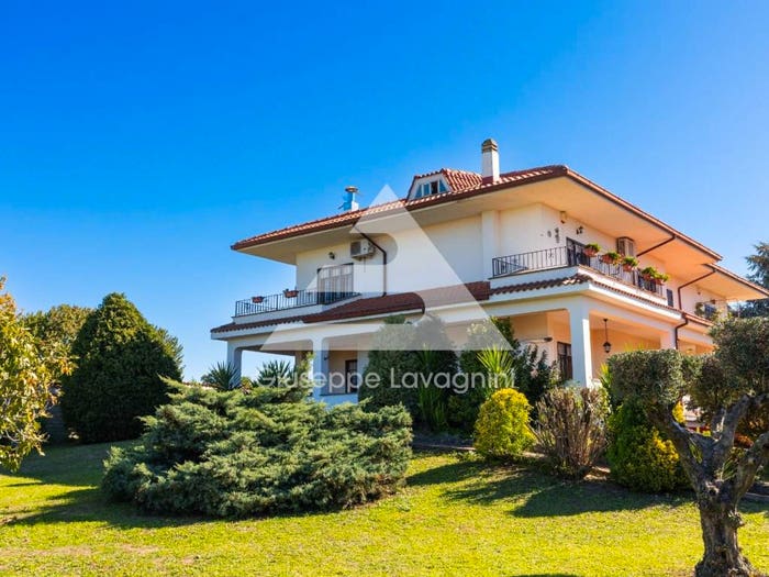 Casa con 6 locali in vendita in Via degli Oleandri, Somaschi Fontana di Papa Ginestreto, Ariccia