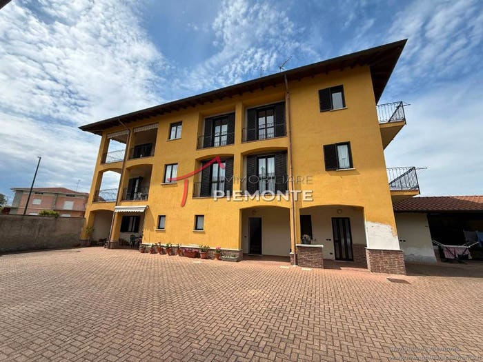 Appartamento trilocale in vendita in Via Angelo Valazza, Baraggia, Boca