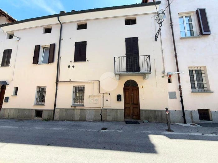 Casa quadrilocale in vendita in VIA TESAURO, Centro, Fossano