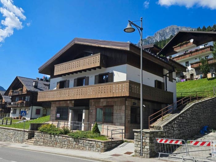 Appartamento con 6 locali in vendita in Borgata Bach, Centro, Sappada