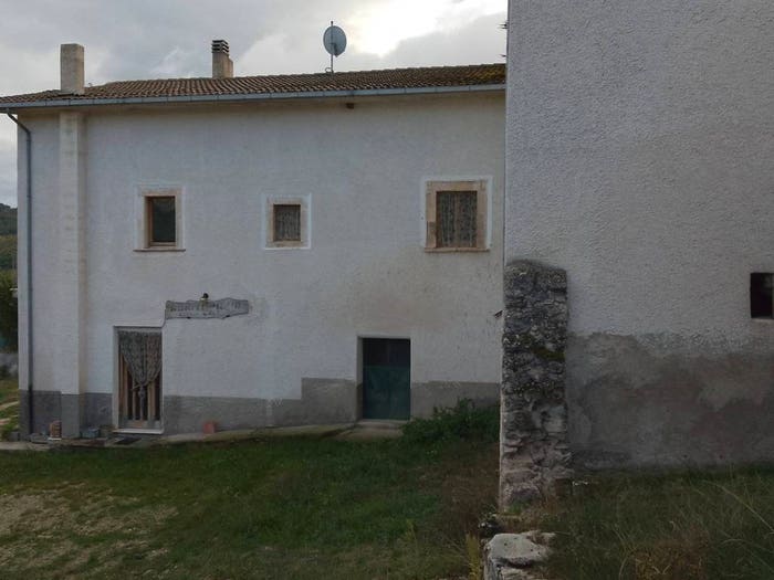 Casa con 6 locali in vendita in Via Forcella, Teora, Barete