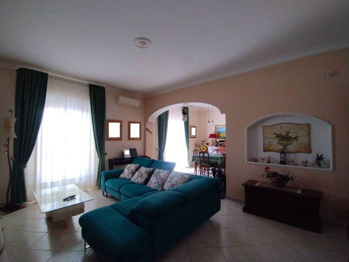 Appartamento con 5 locali in vendita in Via Salvatore Quasimodo, Fiumefreddo di Sicilia