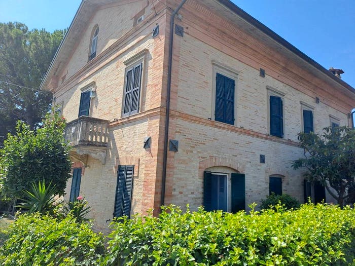 Casa con 6 locali in vendita in Contrada Madonna del Molino, Piane, Falerone