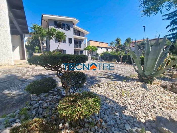 Casa con 6 locali in vendita in Via Gioacchino Rossini, Centro, Nereto