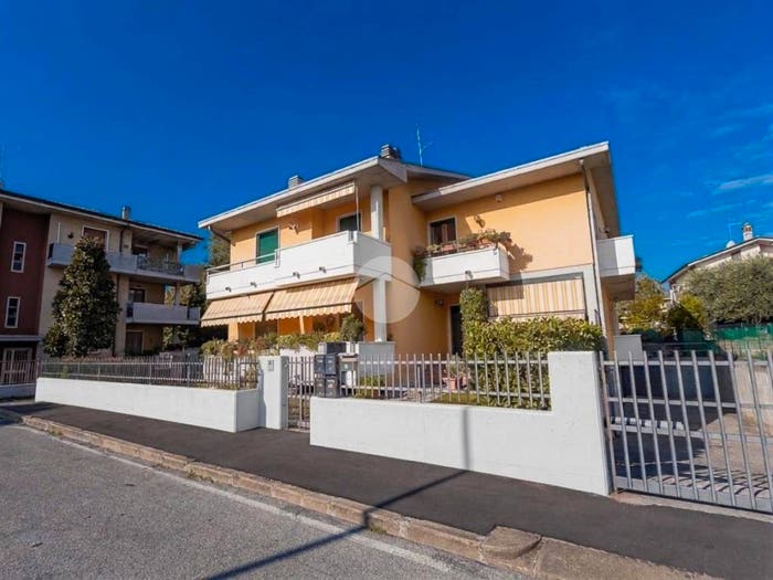 Appartamento quadrilocale in vendita in Via Isonzo, Villafranca di Verona