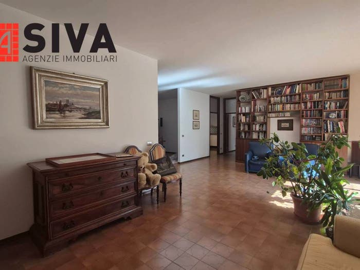 Appartamento con 6 locali in vendita in Via Camillo Morigia, Centro Storico, Ravenna