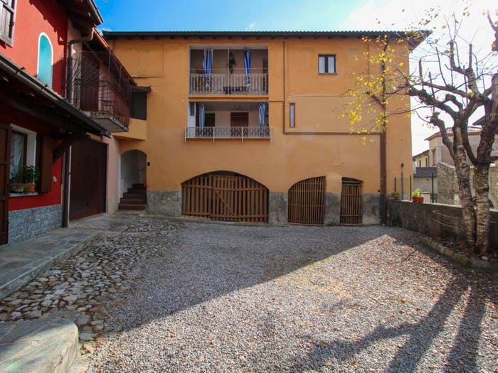 Appartamento trilocale in vendita in Via Volta, Pellio Intelvi, Alta Valle Intelvi