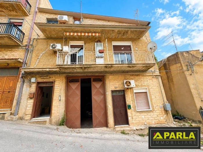 Casa con 6 locali in vendita in Via Ludovico Ariosto, Canicattì