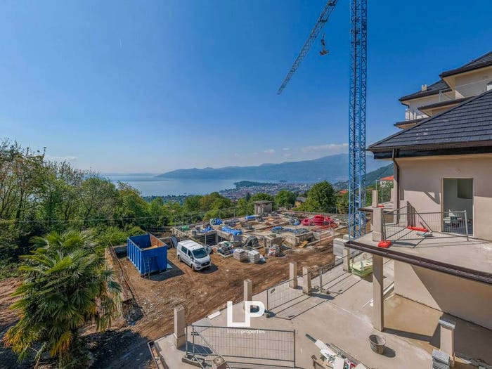 Appartamento con 5 locali in vendita in VIA MONSIGNORE SCAVINI, Arizzano