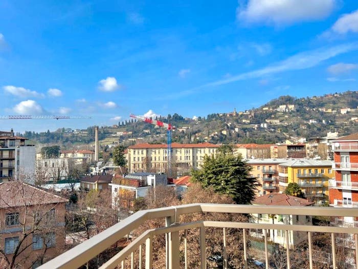 Appartamento trilocale in vendita in Via Novembre, San Paolo, Bergamo