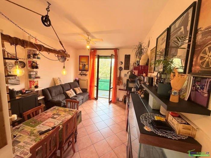 Appartamento trilocale in vendita in Via Resegone, Centro, Cislago