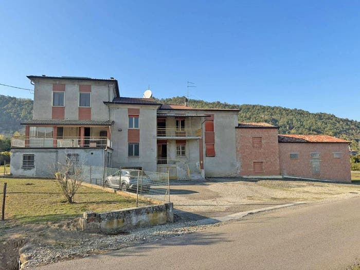 Casa con 6 locali in vendita in Località Badagnano, Badagnano, Carpaneto Piacentino
