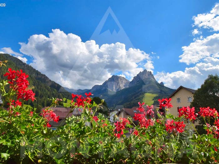 Appartamento con 6 locali in vendita in Via Dolomiti, Pera, San Giovanni di Fassa