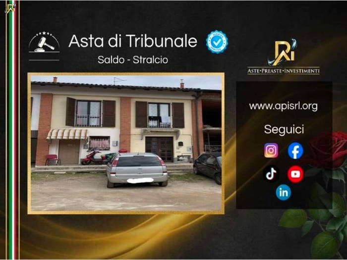 Appartamento trilocale in vendita in Via Giuseppe Garibaldi, Venegono Superiore